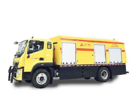 路面综合养护车